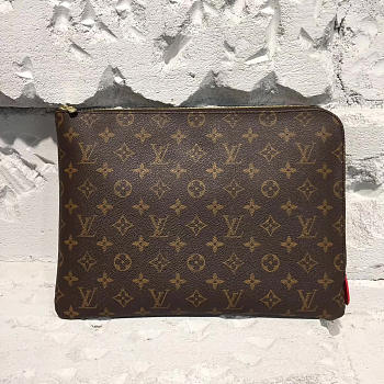 Louis Vuitton Leather Clutch Bag 3724