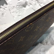 Louis Vuitton Leather Clutch Bag 3724 - 3
