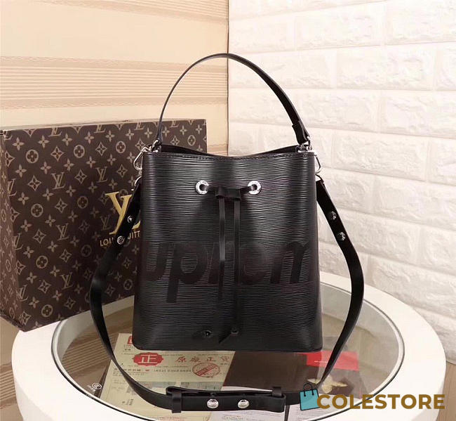 Louis Vuitton Supreme Bucket Bag Black m44022 299 - 1