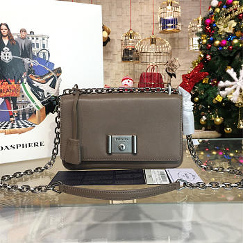 Prada Metal Closure 3908