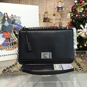 Prada Metal Closure 3918