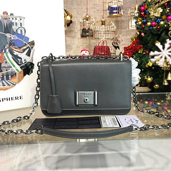 Prada Metal Closure 3924