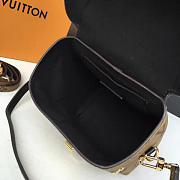 Louis Vuitton  Monogram Camera Box M82465 - 6