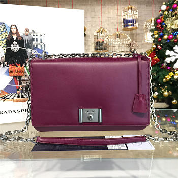 Prada Metal Closure 3927