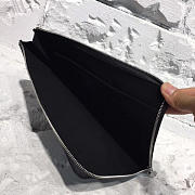 Louis Vuitton Supreme Pochette Jour Clutch Black M64574   - 2