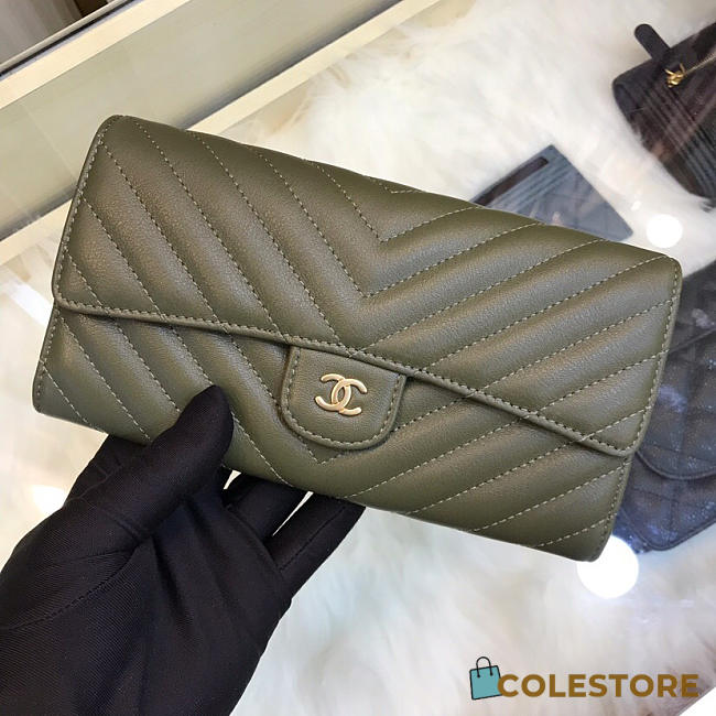 Chanel Long Imported Deer Grain Leather V-Grain Road Wallet Green - 1