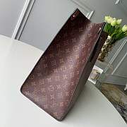 Louis Vuitton Monogram Giant Onthego Tote Bag Black And Khaki - 5