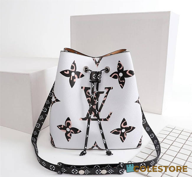 Louis Vuitton Trendy Bucket Bag White M44021 - 1