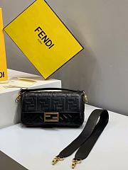 Fendi Clam Crossbody Tote Medium Black - 5