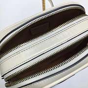 Gucci Shoulder Chain Bag In White - 4
