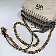 Gucci Shoulder Chain Bag In White - 6