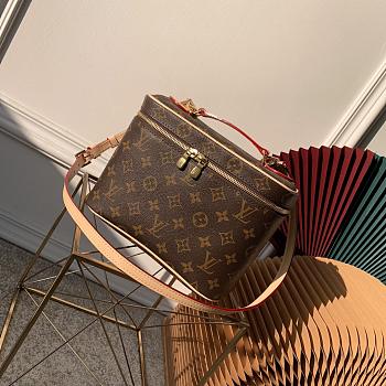 Colestore Louis Vuitton Beauty Case Nice BB 32cm x 20 cm x 21cm