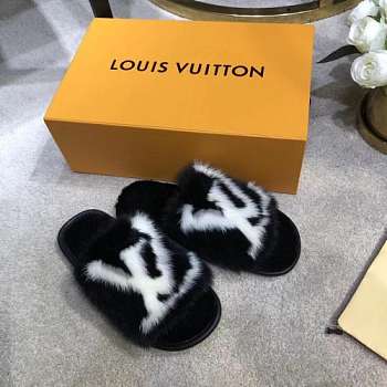 Louis Vuitton Slippers 306