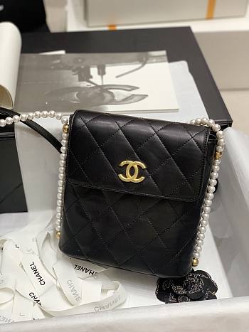 Chanel Pearl Chain Bag Black