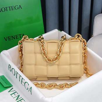 bottega veneta chain cassette