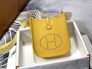 Hermes Evelyne TPM Bag Jaune Ambre Clemence Leather Gold Hardware_Size 17x18cm
