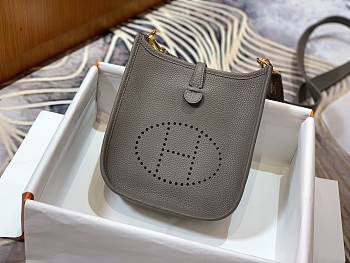 Hermes Mini Evelyne 16 Tpm Amazone Clemence Etoupe/ Bleu Indigo_Size 17x18cm