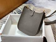 Hermes Mini Evelyne 16 Tpm Amazone Clemence Etoupe/ Bleu Indigo_Size 17x18cm - 4
