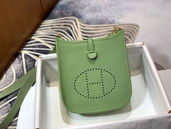 Hermes Bamboo 'Mini Evelyne II 16 TPM Amazone' Crossbody Bag_Size 17x18cm