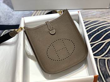 Hermes Etoupe Mini Evelyne 16 TPM Hand Bag_Size 17x18cm