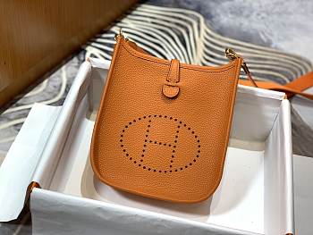 Hermes  Evelyne Mini TPM Classic Orange_Size 17x18cm