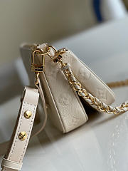 Louis Vuitton Accessoires Cuir Monogram Empreinte Beige 24cm - 2