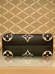 Louis Vuitton Crafty OntTheGo PM Monogram Empreinte Leather 35cm  - 4
