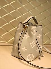 Louis Vuitton NéoNoé Monogram Empreinte Leather In Dove 26cm - 5