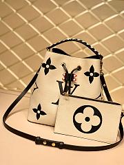 Louis Vuitton Crafty Néonoé Monogram Empreinte Leathers In Creme 26cm - 1