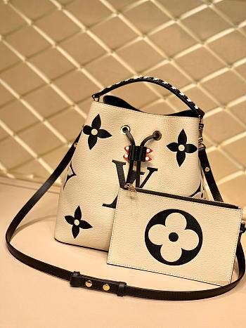 Louis Vuitton Crafty Néonoé Monogram Empreinte Leathers In Creme 26cm