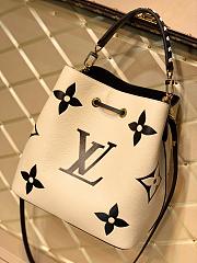 Louis Vuitton Crafty Néonoé Monogram Empreinte Leathers In Creme 26cm - 5