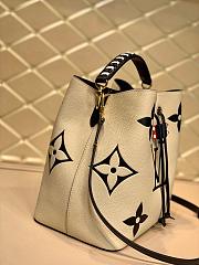 Louis Vuitton Crafty Néonoé Monogram Empreinte Leathers In Creme 26cm - 3