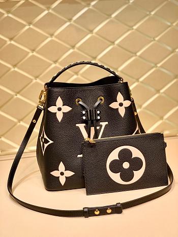 Louis Vuitton Crafty Néonoé Empreinte Leather In BLack M56890 26cm