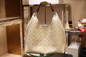 Louis Vuitton Carmel Mahina Leather 53188 Size 35x40x17cm