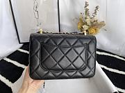 Chanel Flap Bags 2020 Ready-To-Wear Collection Size 20x14x7cm - 6