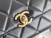 Chanel Flap Bags 2020 Ready-To-Wear Collection Size 20x14x7cm - 2