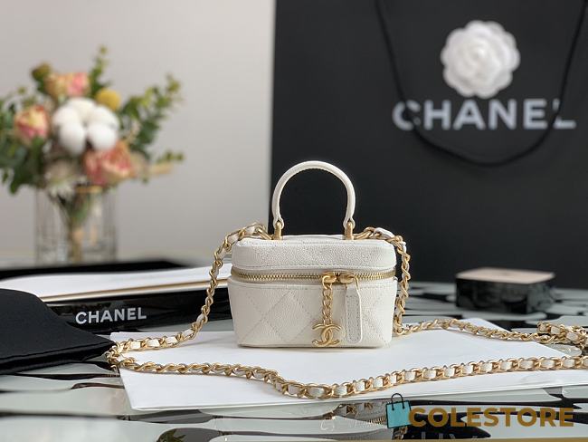 White Chanel Small Classic Box With Chain 2020 Size 8.5m  - 1