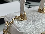 White Chanel Small Classic Box With Chain 2020 Size 8.5m  - 2