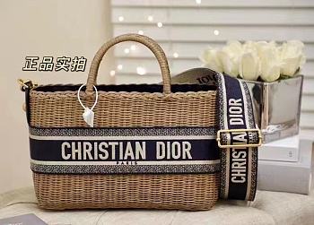 Dior Wicker Basket bag Size 28x21x12cm