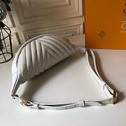 Louis Vuitton New Bumbag Wave Waist Bag In White M53750 Size 37x14x13 cm - 3