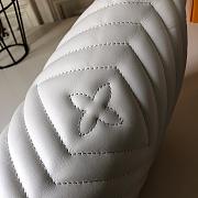 Louis Vuitton New Bumbag Wave Waist Bag In White M53750 Size 37x14x13 cm - 5