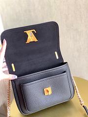 Louis Vuitton Lockme Chain Bag in Black M57073 Size 23x16x10cm - 2