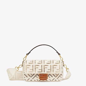 Fendi Baguette White Canvas Bag With Embroidery 8BR60 Size 26x15cm