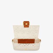 Fendi Baguette White Canvas Bag With Embroidery 8BR60 Size 26x15cm - 3
