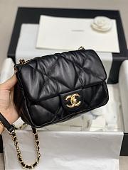 Chanel 19 Maxi Bag in Lambskin AS1162 Size 19x14.5x8.5cm - 5