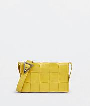 Bottega Veneta Cassette Intreccio Leather Cross-Body Bag Buttercup 666870 Size 23x15x5cm - 1