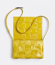 Bottega Veneta Cassette Intreccio Leather Cross-Body Bag Buttercup 666870 Size 23x15x5cm - 4