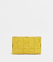 Bottega Veneta Cassette Intreccio Leather Cross-Body Bag Buttercup 666870 Size 23x15x5cm - 2