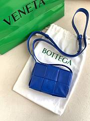 Bottega Veneta Cassette Intreccio Leather Cross-Body Bag Cobalt 578004 ize 12x8x4cm - 2