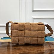 Bottega Veneta Padded Cassette Suede Shoulder Bag 591970 Size 26x18x8cm - 2